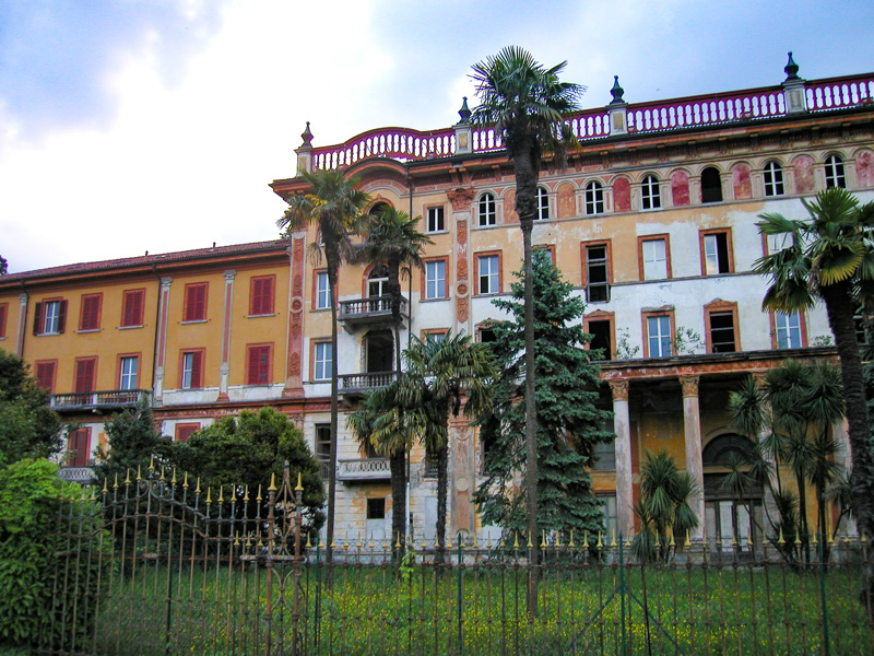 Photo - Abandoned Palazzo