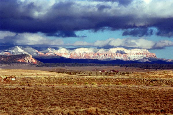 Photo - Approach to Bryce Canyon