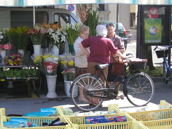 Photo - Women with Bicycles