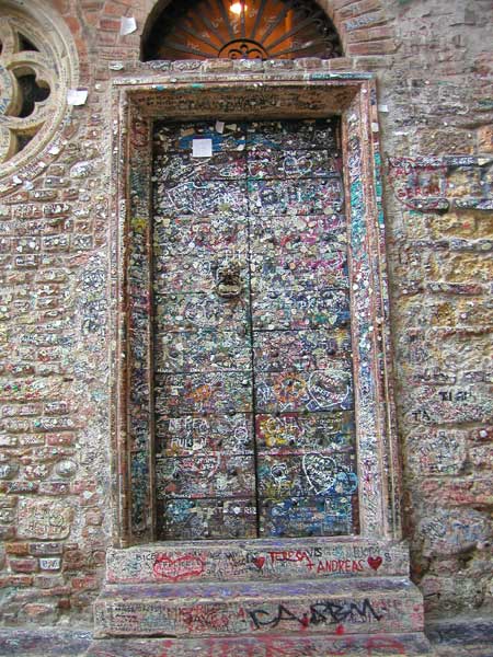 Photo - Giulietta's Door