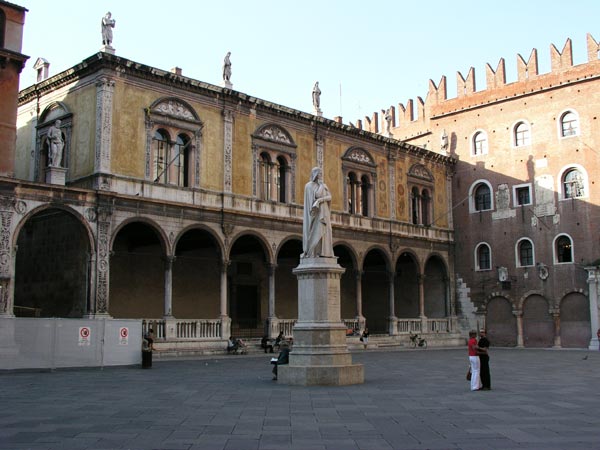 Photo - Piazza and Palazzo